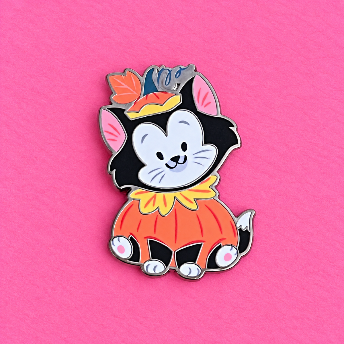 Limited Release Halloween Cats and Dogs Pin - Figaro Pumpkin